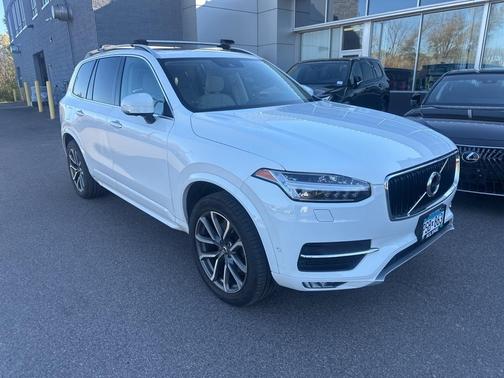 2018 Volvo XC90 T6 Momentum