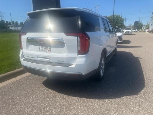 2022 GMC Yukon XL SLT