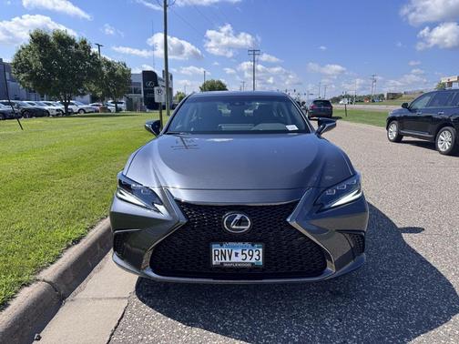 2025 Lexus ES 300h F SPORT