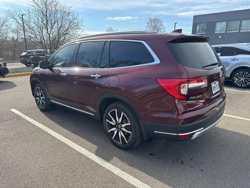 Deep Scarlet Pearl 2022 Honda Pilot Touring 8-Passenger