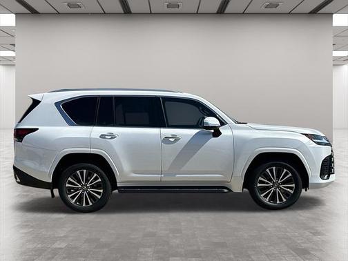 2025 Lexus LX 600 Premium