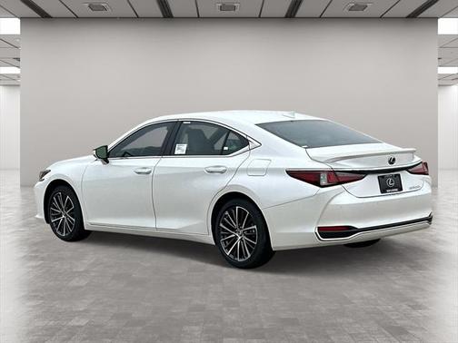 2025 Lexus ES 300h Base