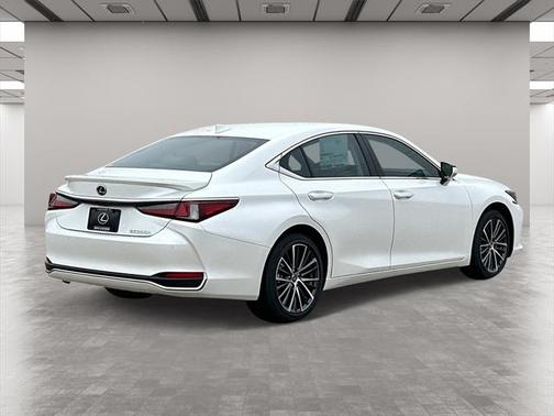 2025 Lexus ES 300h Base