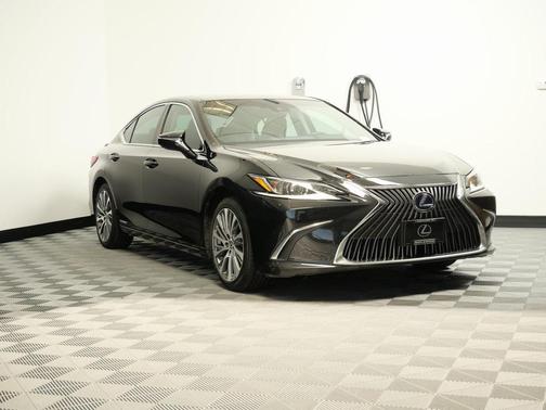 2020 Lexus ES 300h Base