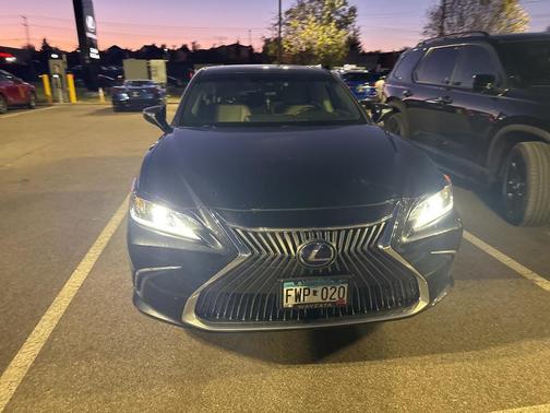 2020 Lexus ES 300h Base