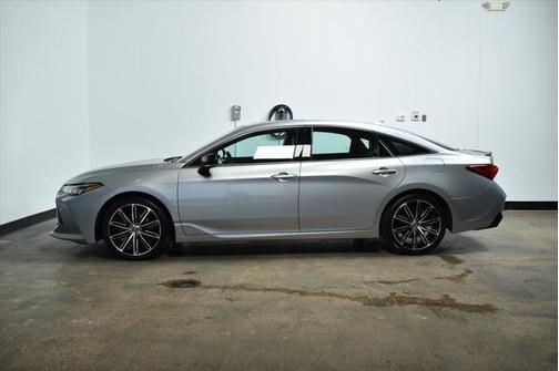 2020 Toyota Avalon XSE