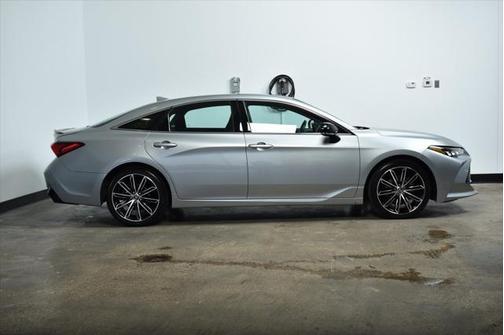 2020 Toyota Avalon XSE