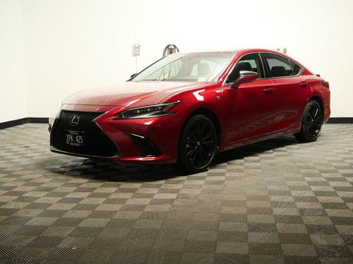 2025 Lexus ES 300h F SPORT Design