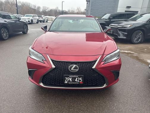 2025 Lexus ES 300h F SPORT Design