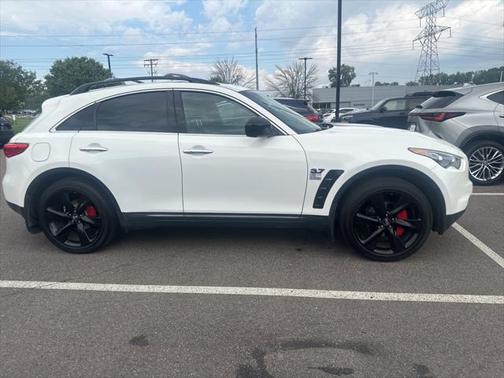 2015 INFINITI QX70 Base