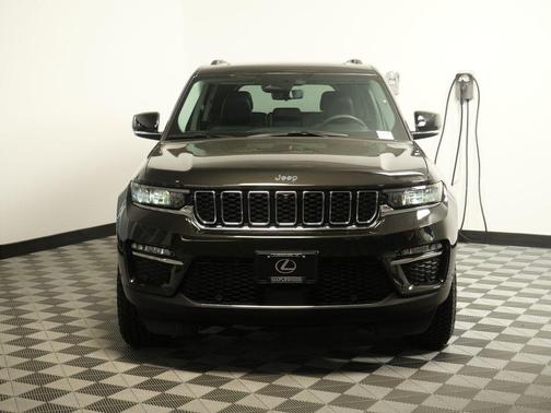 Rocky Mountain Pearlcoat 2023 Jeep Grand Cherokee Limited