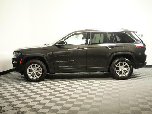 Rocky Mountain Pearlcoat 2023 Jeep Grand Cherokee Limited