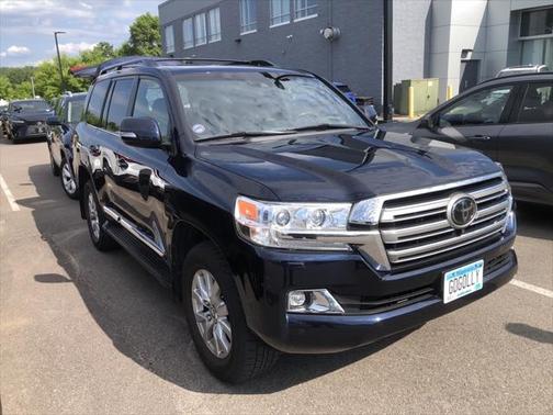2017 Toyota Land Cruiser Base