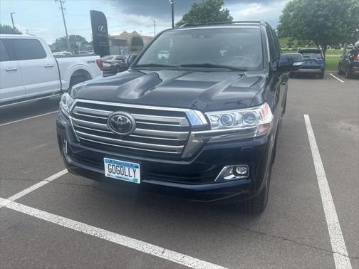 2017 Toyota Land Cruiser Base