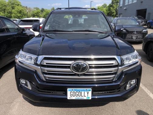 2017 Toyota Land Cruiser Base