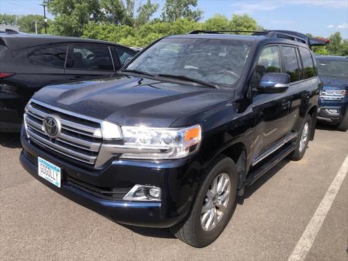 2017 Toyota Land Cruiser Base