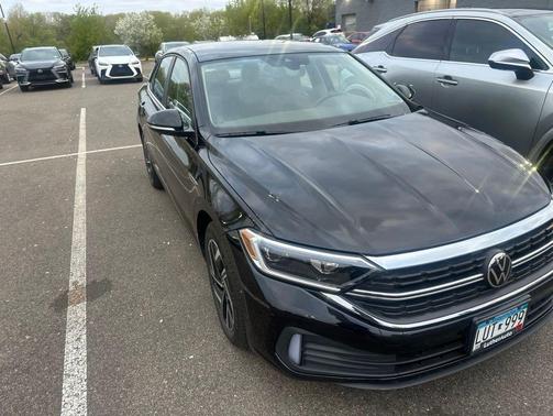 Deep Black 2024 Volkswagen Jetta 1.5T SEL