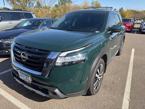 2023 Nissan Pathfinder Platinum