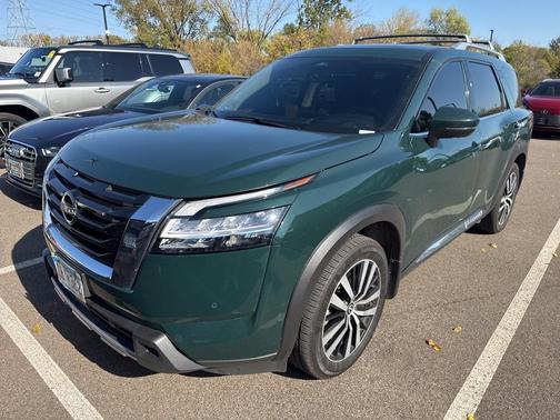 2023 Nissan Pathfinder Platinum