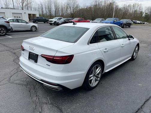 2022 Audi A4 45 S line Premium Plus