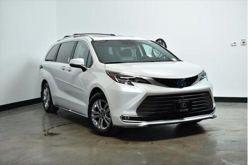 2024 Toyota Sienna Platinum 7 Passenger