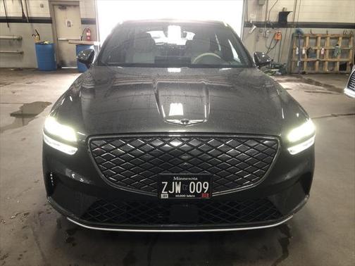 2024 Genesis Electrified GV70 Advanced