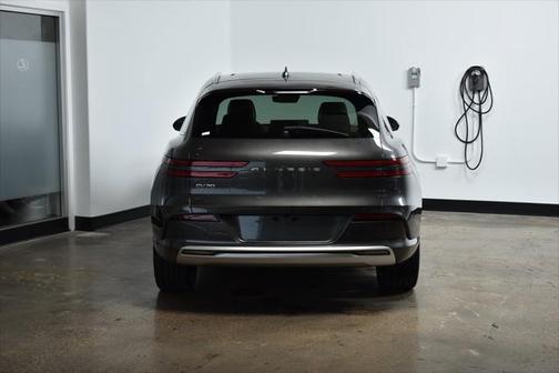 2024 Genesis Electrified GV70 Advanced