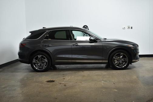 2024 Genesis Electrified GV70 Advanced