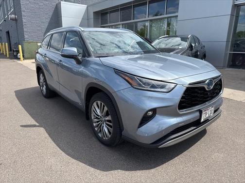 2021 Toyota Highlander Hybrid Platinum