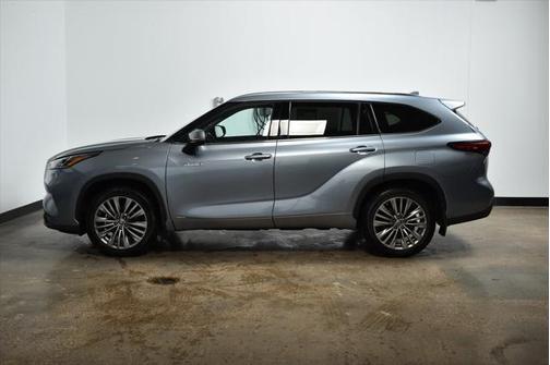 2021 Toyota Highlander Hybrid Platinum