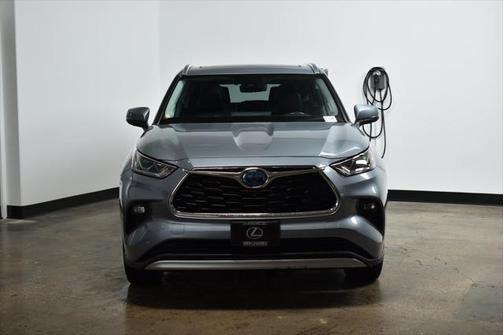 2021 Toyota Highlander Hybrid Platinum