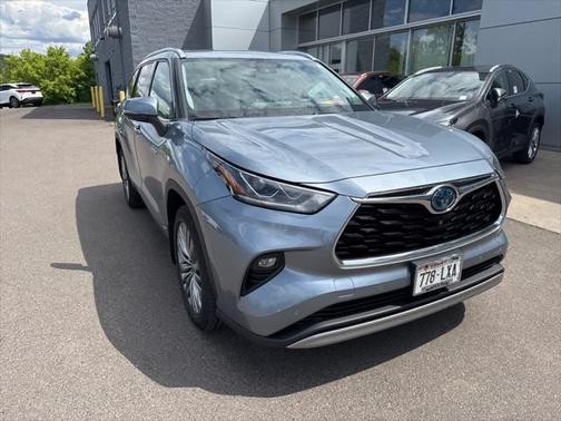 2021 Toyota Highlander Hybrid Platinum