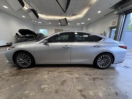 2024 Lexus ES 350 Ultra Luxury