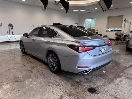2024 Lexus ES 350 Ultra Luxury
