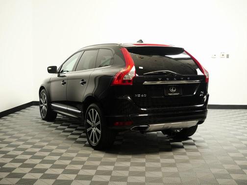 2014 Volvo XC60 T6 R-Design Platinum