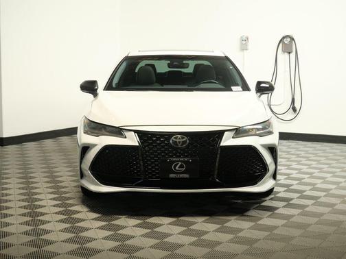 Wind Chill Pearl 2019 Toyota Avalon Touring