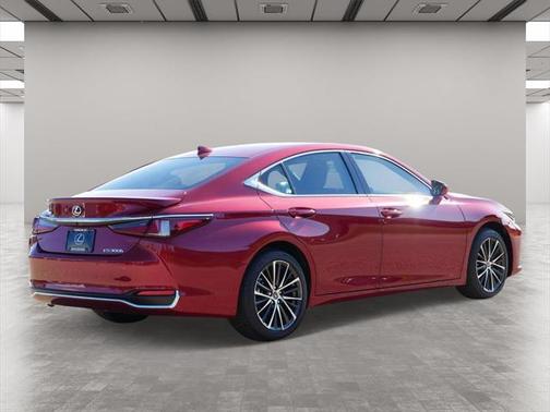 2025 Lexus ES 300h Base
