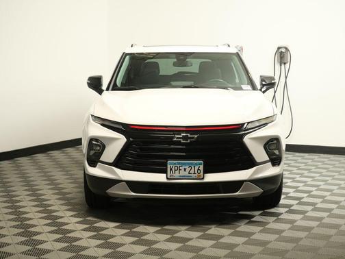 Summit White 2023 Chevrolet Blazer 3LT