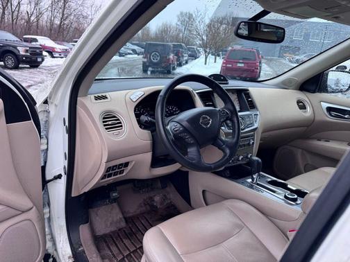 2019 Nissan Pathfinder SL