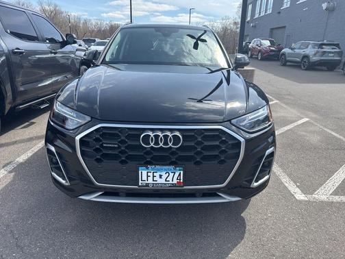Black 2024 Audi Q5 45 S line Premium