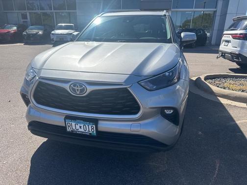 2024 Toyota Highlander Hybrid XLE