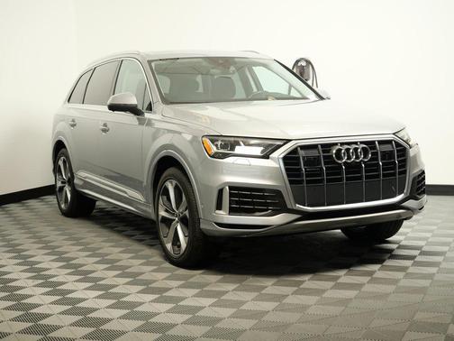 2022 Audi Q7 55 Premium Plus