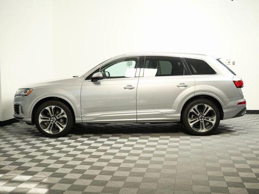 2022 Audi Q7 55 Premium Plus