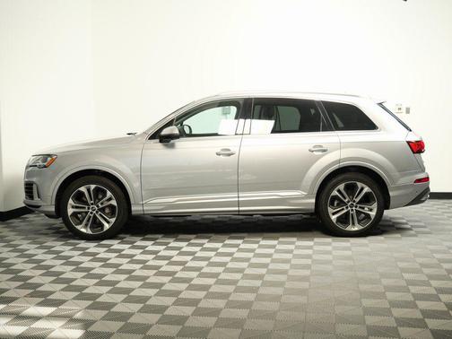 2022 Audi Q7 55 Premium Plus