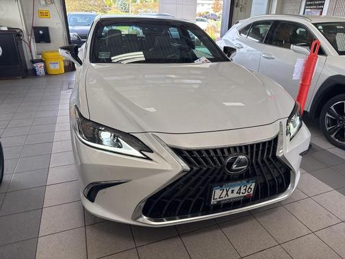 2024 Lexus ES 350 Luxury