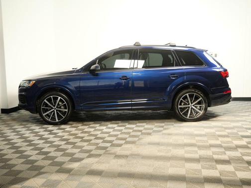 2022 Audi Q7 55 Premium Plus