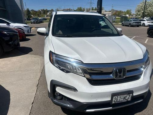 White 2022 Honda Pilot Touring 8-Passenger
