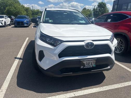 2019 Toyota RAV4 LE
