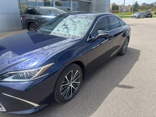 Mica 2025 Lexus ES 350 Base