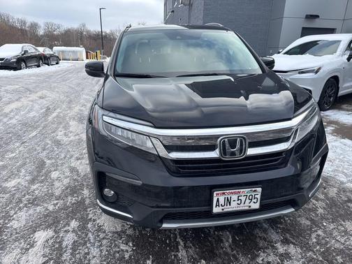 2022 Honda Pilot Touring 8-Passenger